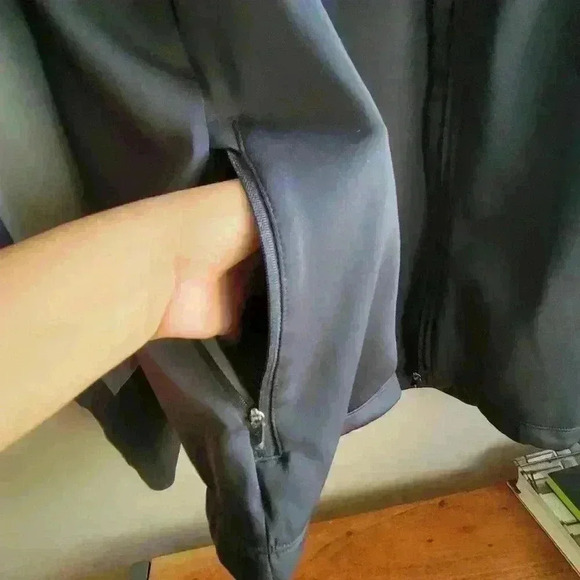 MIZUNO Women's Black/Gray Jacket Full Zip Size XL Running Gym Long Sleeves - Picture 9 of 10